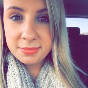 Meet your Posher, Taryn